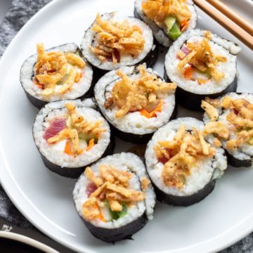 Spicy Tuna Roll #sushi #spicytunamaki #sushirecipe #spicytuna #sushirollrecipes #spicytunamaki #crunchyspicytunaroll