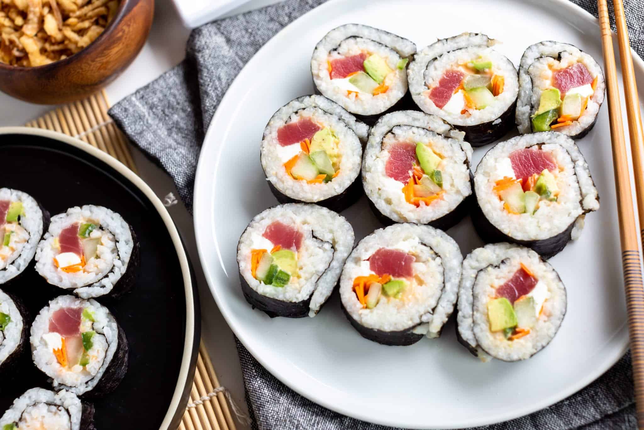 spicy tuna roll #sushi #spicytunamaki #sushirecipe #spicytuna #sushirollrecipes #spicytunamaki #crunchyspicytunaroll