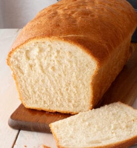Easy White Sandwich Bread Recipe